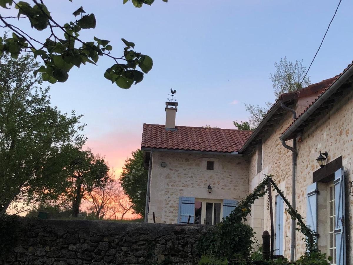 Bed and Breakfast MaBelle rêve Saint-Pierre-de-Côle Esterno foto