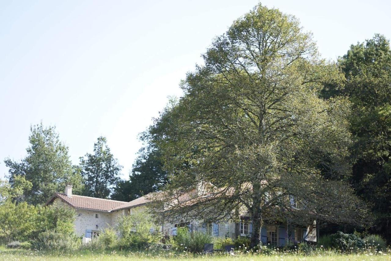 Bed and Breakfast MaBelle rêve Saint-Pierre-de-Côle Esterno foto